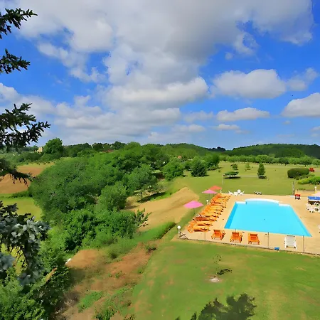Charly Hébergement de vacances Salignac Eyvigues