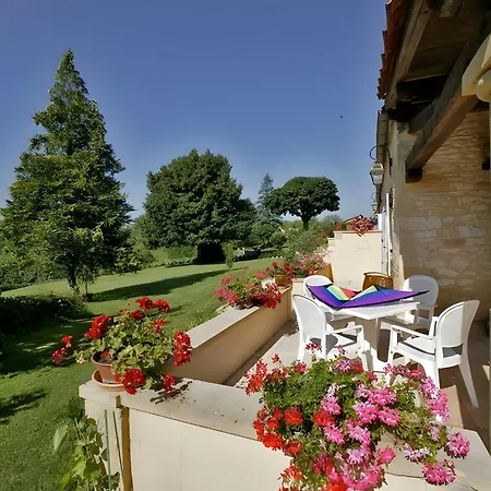 Charly Hébergement de vacances Salignac Eyvigues